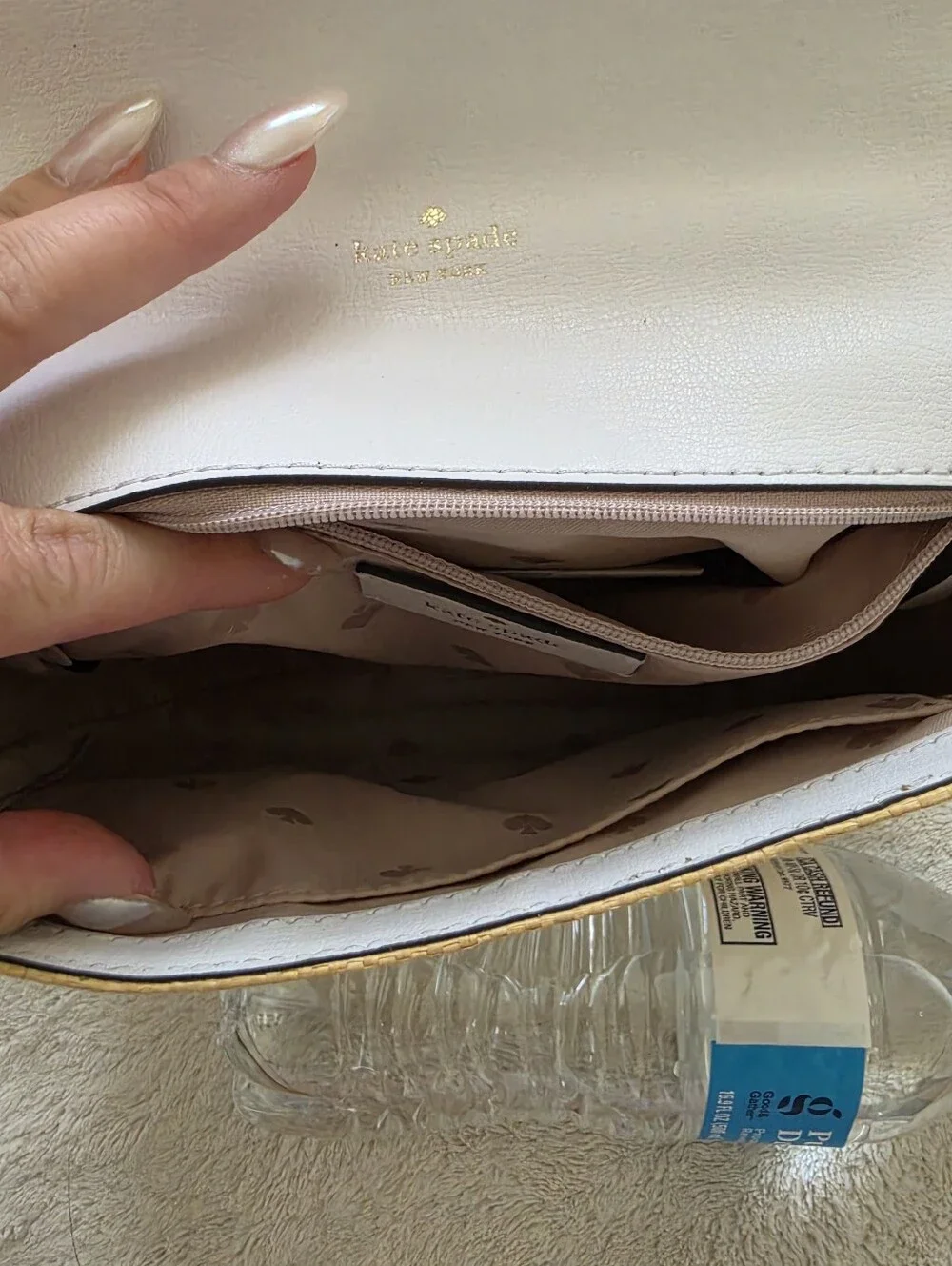 KATE SPADE White and Natural Crossbody Shoulder Bag with Heart Clasp